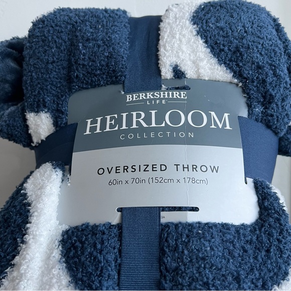 NWT Berkshire Heirloom Oversized Throw - Picture 5 of 9